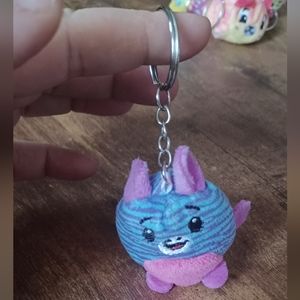 Pikmi Pops Surprise Scented Plushie beanie keychain